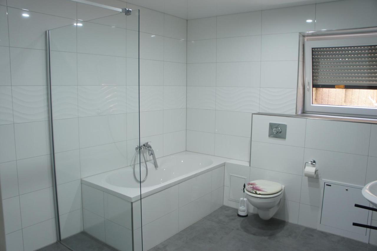 2- Zimmer-Wohnung Weilerswist Екстер'єр фото